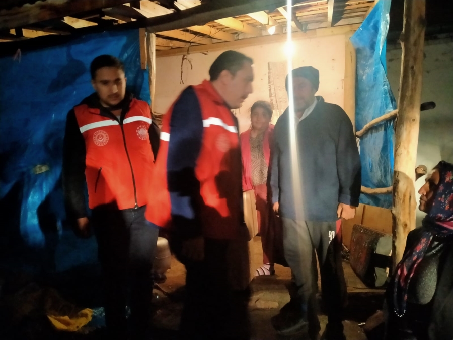 Sağanak yağmur Selime beldesinde sele neden oldu
