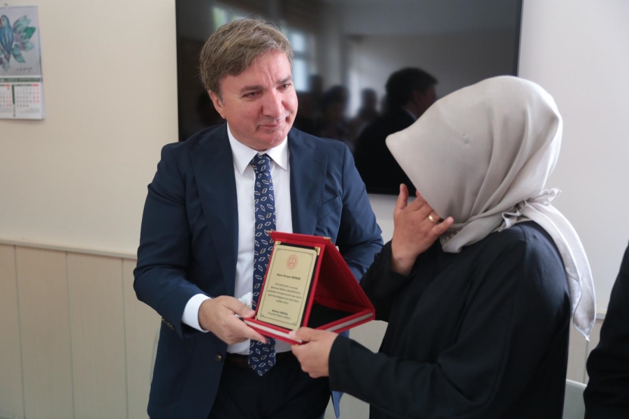Gösterdiği fedakârlık Vali Aydoğdu’yu gözyaşlarına boğdu