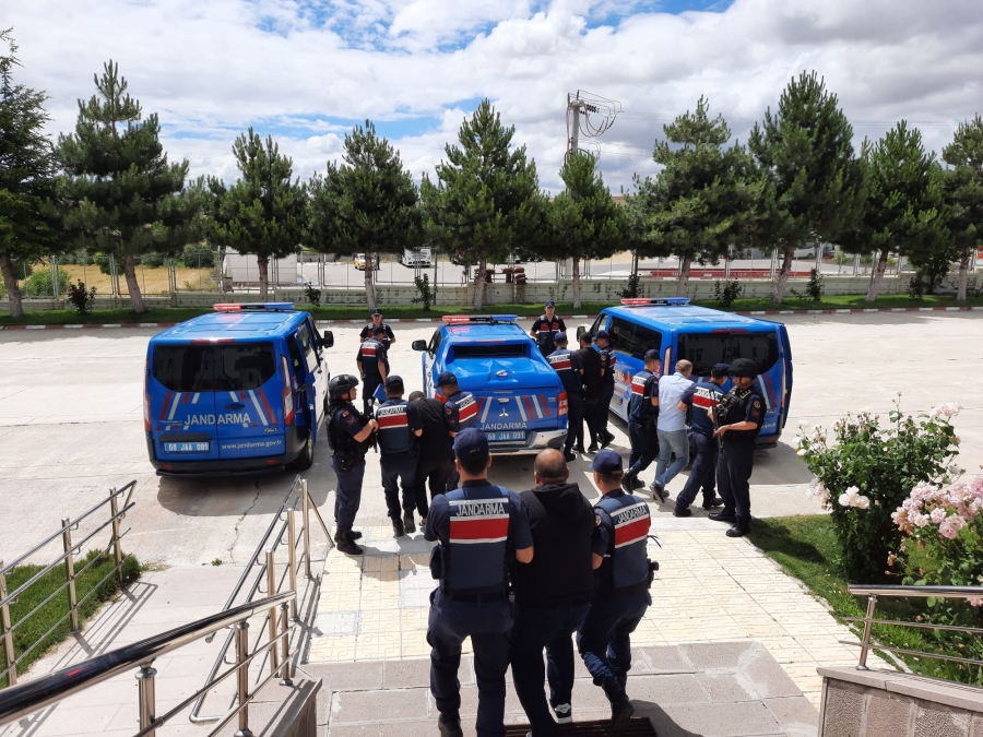 Ev kurşunlayan şüpheli suç makinesi çıktı