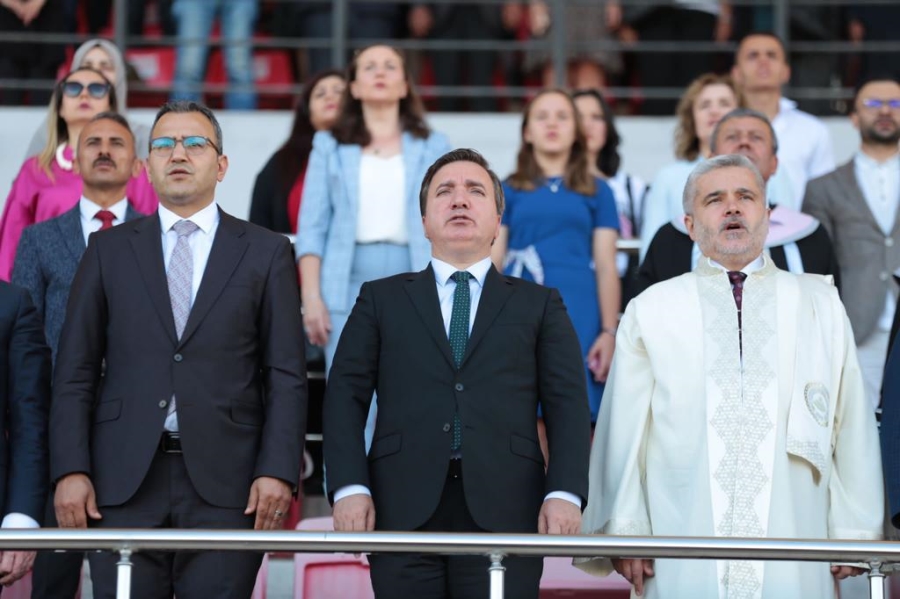 Vali Hamza Aydoğdu: Gençler bizler sizlerden yaşlıyız. Sizler bizden büyüksünüz