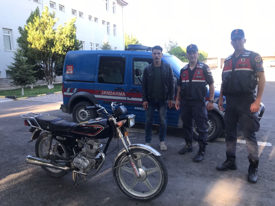 Çalınan motorunu ilanda gördü, hırsızı yakalattı 