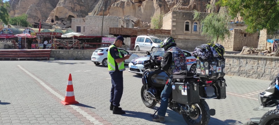 Jandarmadan motosiklet denetimi