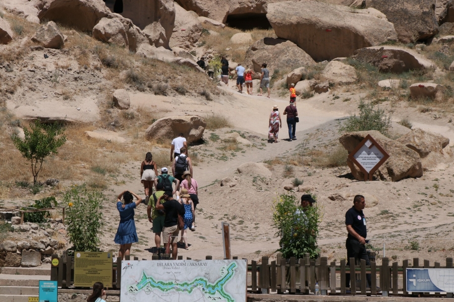 Selime Katedrali yerli ve yabancı turistlerin ilgisini çekiyor 