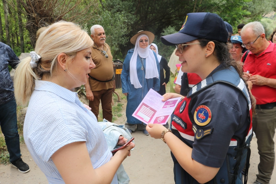 Ihlara vadisi girişine Kadın Destek Uygulaması (KADES) tanıtım standı kuruldu
