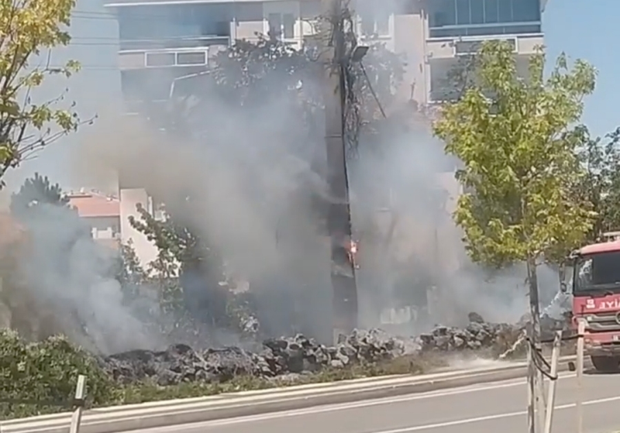 Elektrik Kabloları Patladı, Mahalleli Korku Dolu Dakikalar Yaşadı