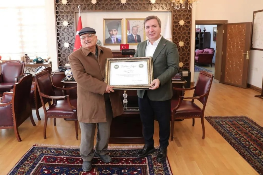 Vali Aydoğdu’dan hayırsever iş insanına teşekkür belgesi  