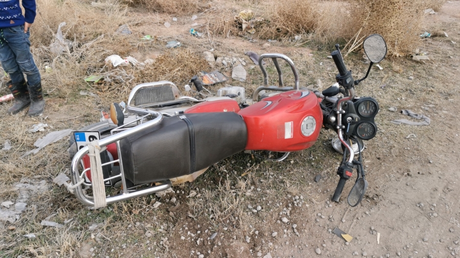 Otomobil ile motosiklet çarpıştı: 2 yaralı