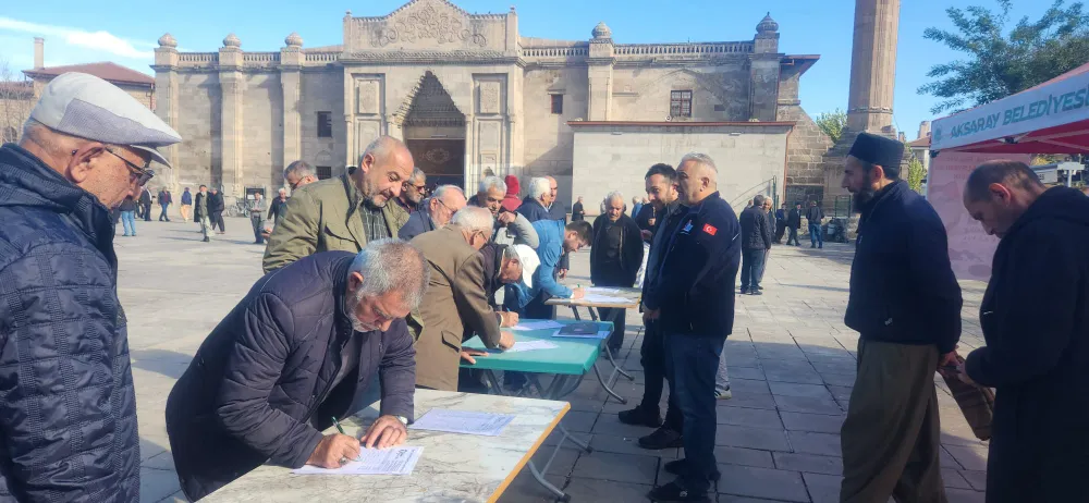 Gazze için toplanan imzalar teslim edildi 