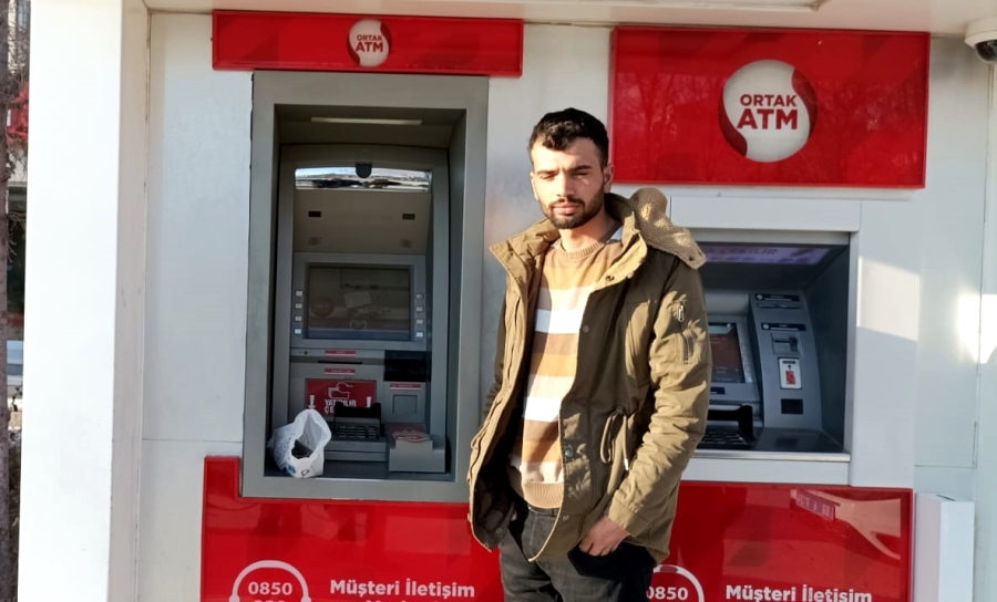 Bulduğu 22 bin TL’yi sahibine teslim etti