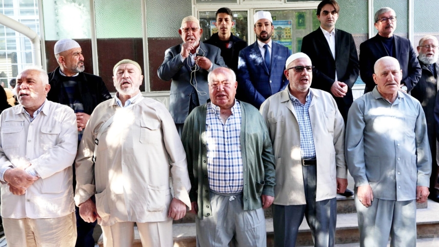 40 kişilik umre heyeti Sultanhanı’ndan yola çıktı