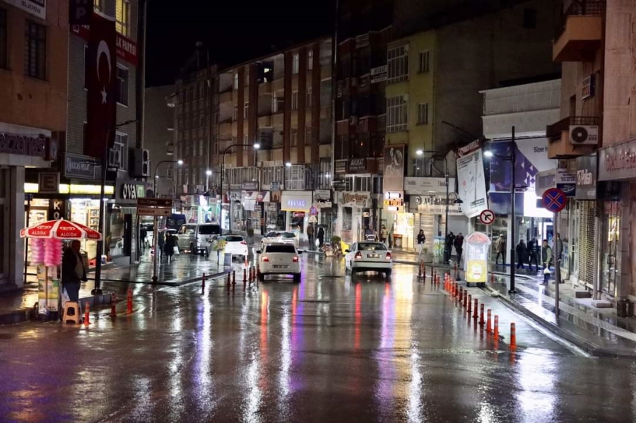 Aksaray’da şiddetli yağmur etkisini gösterdi