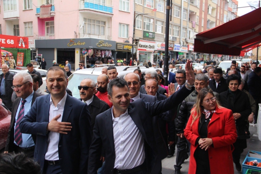 Millet İttifakı tam kadro sahaya indi 