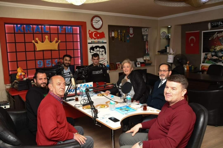 Evren Dinçer Radyoların Ortak Yayınında gazetecilerin sorularını cevapladı