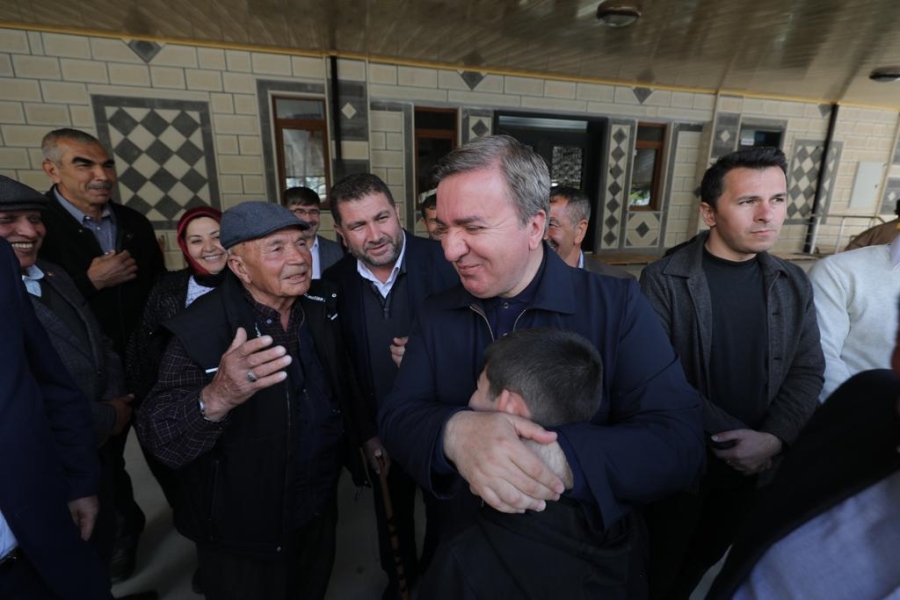 Aksaray Valisi Hamza Aydoğdu Bayramı deprem bölgesinde geçiriyor