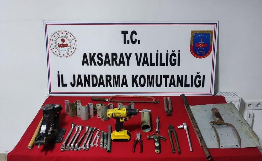 Mandıradan hırsızlık yapan 2 şahıs suç üstü yakalandı