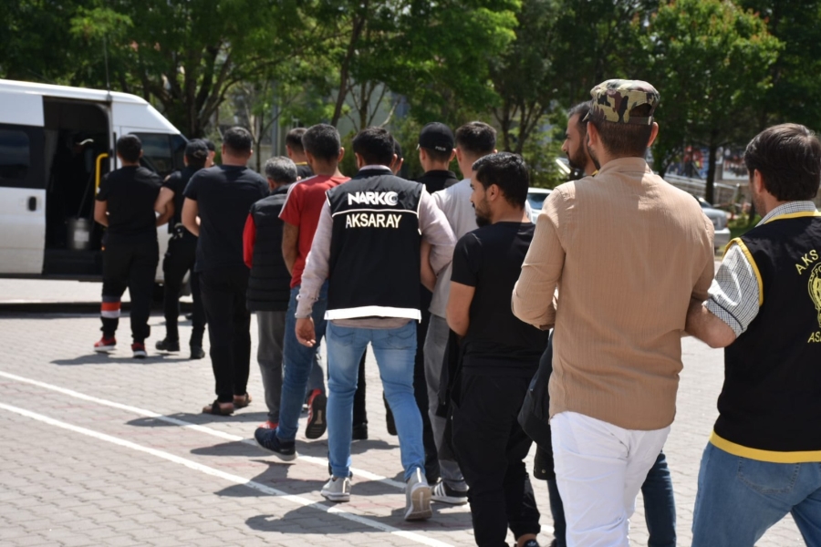 Aksaray emniyetinden 20 adrese eş zamanlı operasyon: 8 tutuklama 