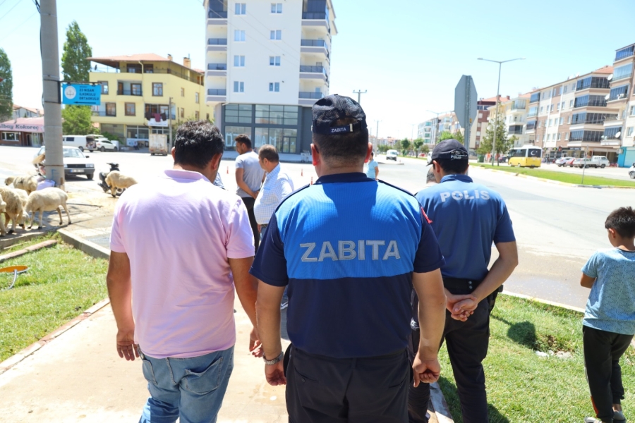 Zabıta ekipleri kurban kesim yerleri dışında kurban kesenleri uyardı