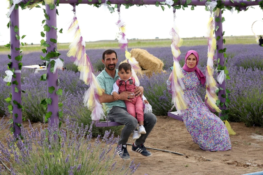 Aksaray Belediyesi lavanta bahçesi açılışına vatandaşlardan yoğun ilgi
