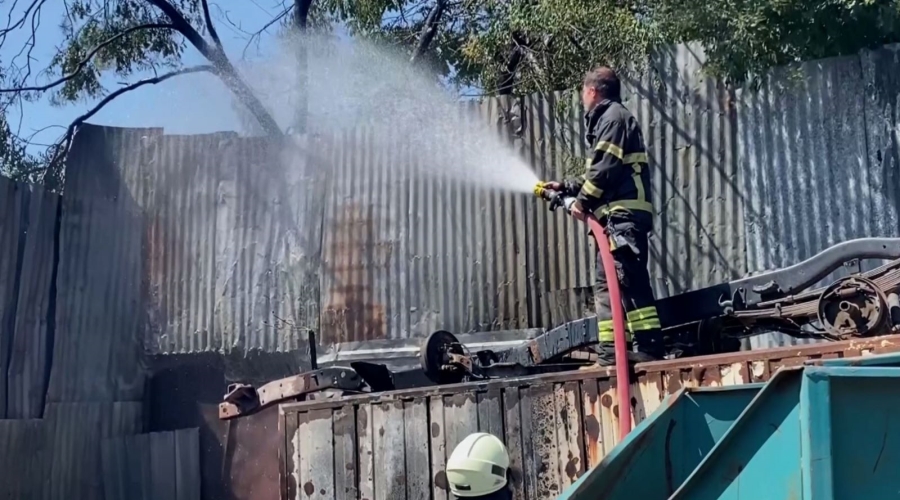 Hurdacı deposundaki yangında LPG tankı patladı 