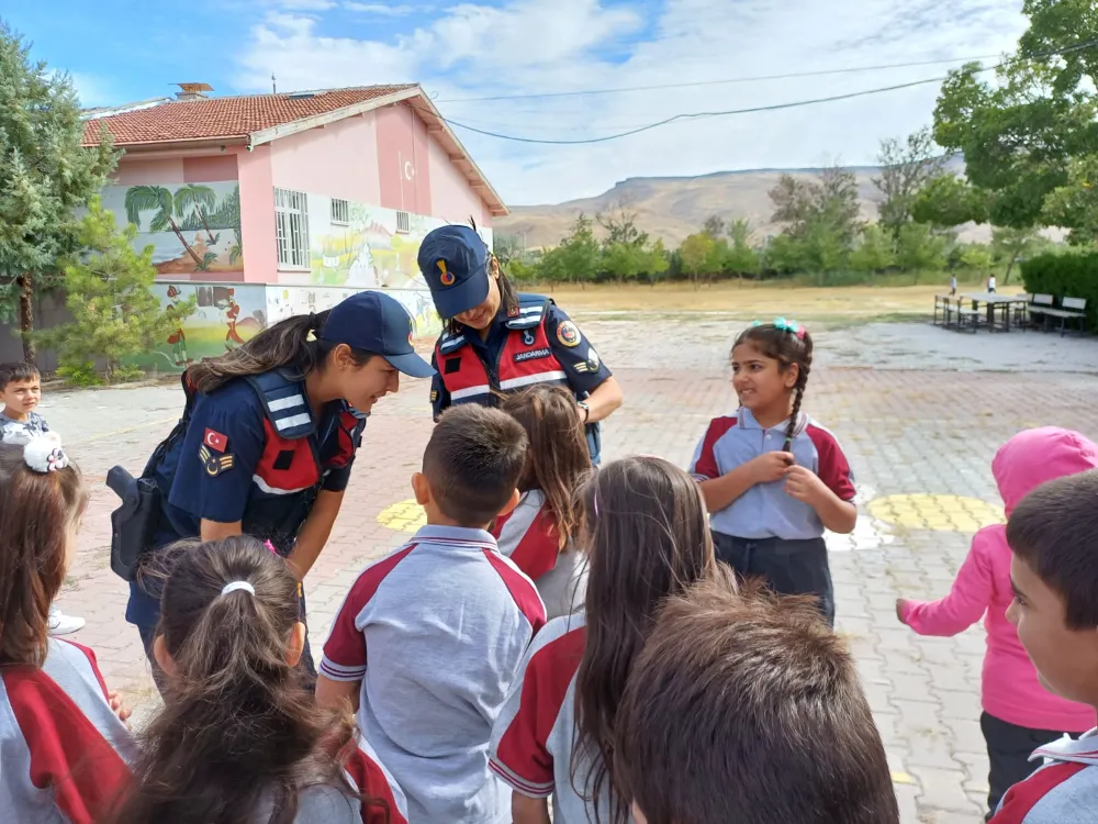Aksaray Jandarmadan okul çevrelerinde denetim 