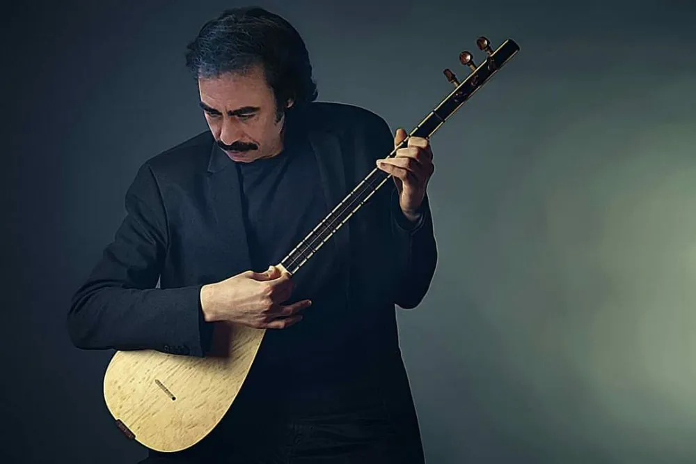 Hırsızlar, otomobilden baba yadigarı bağlamayı çaldı