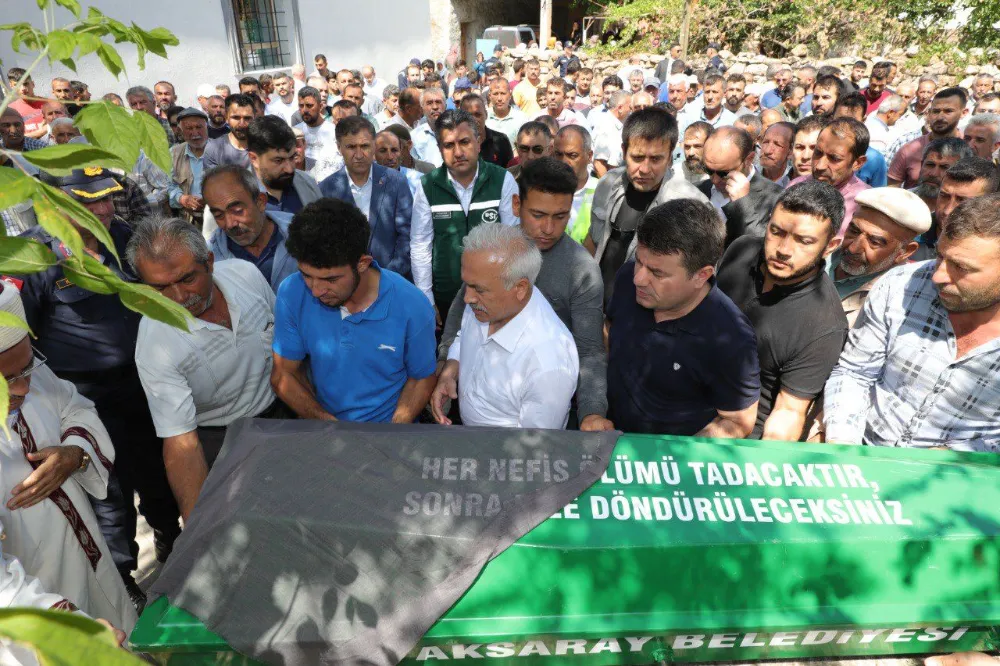 Hayatını kaybeden 2 çocuk annesi gözyaşı ve dualarla toprağa verildi