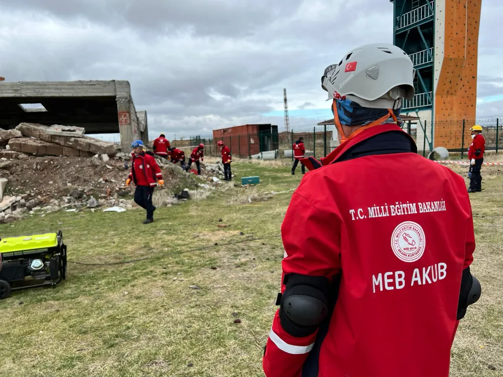 MEB AKUB (Arama Kurtarma Birimi) yeni gönüllü üyelerinin eğitimi yapıldı