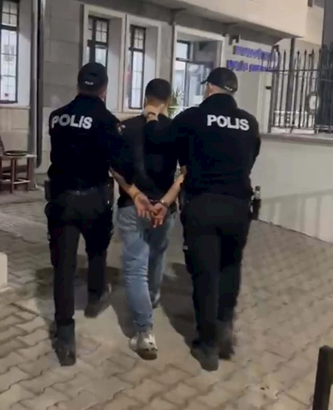 Polisten kaçan şüpheli evin bacasında yakalandı