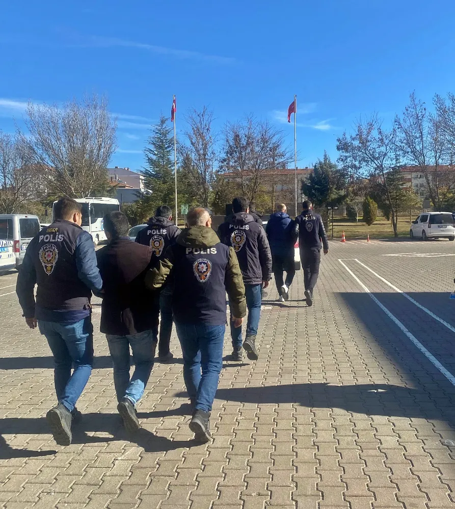 Aksaray’da aranan şahıslar siber operasyonuyla yakalandı