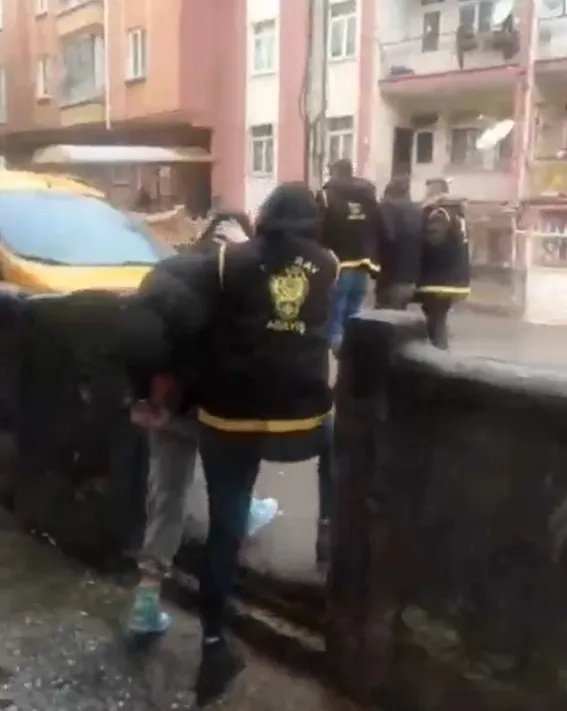 Gurbetçinin evini soyan hırsızlar tutuklandı