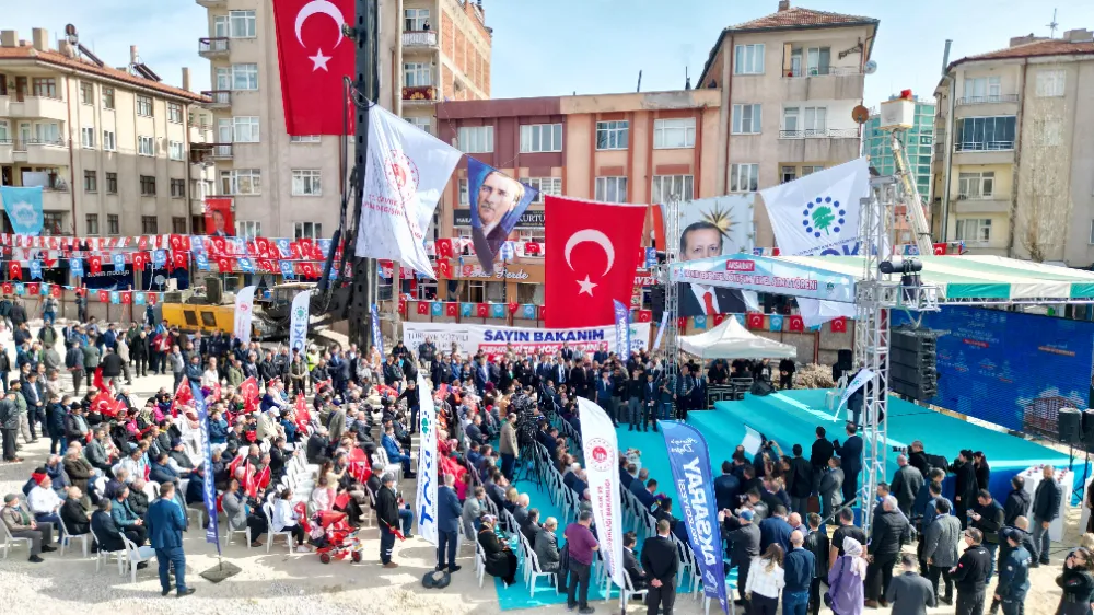 Bakan Mehmet Özhaseki
