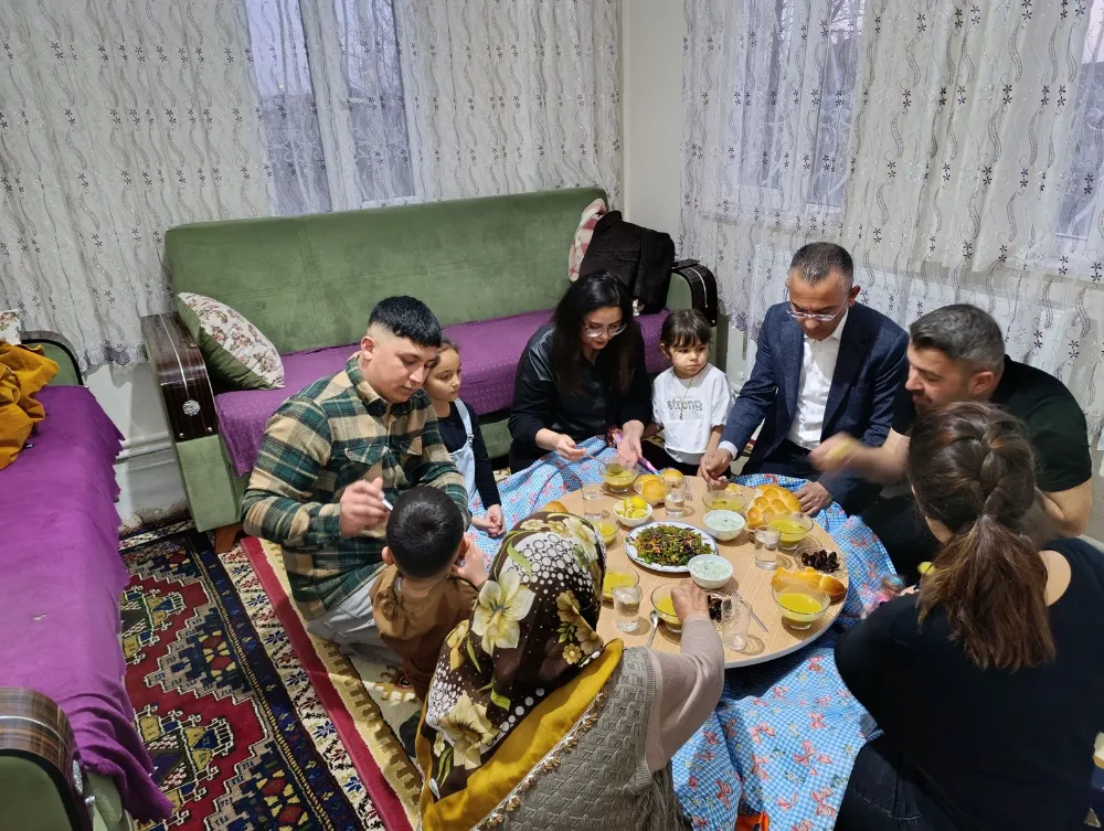 Tuğrul Karacaer, Hürriyet Mahallesi’nde İftar Sofrasına Misafir Oldu