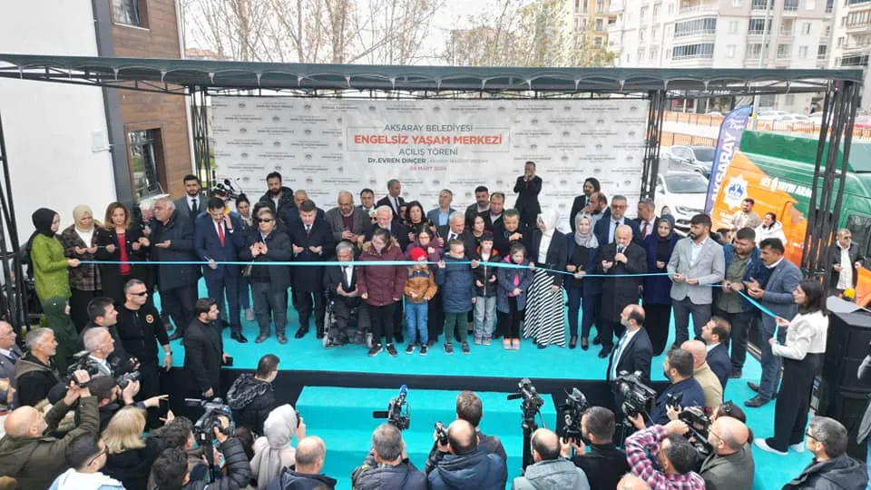 Engelsiz yaşam merkezi açıldı 