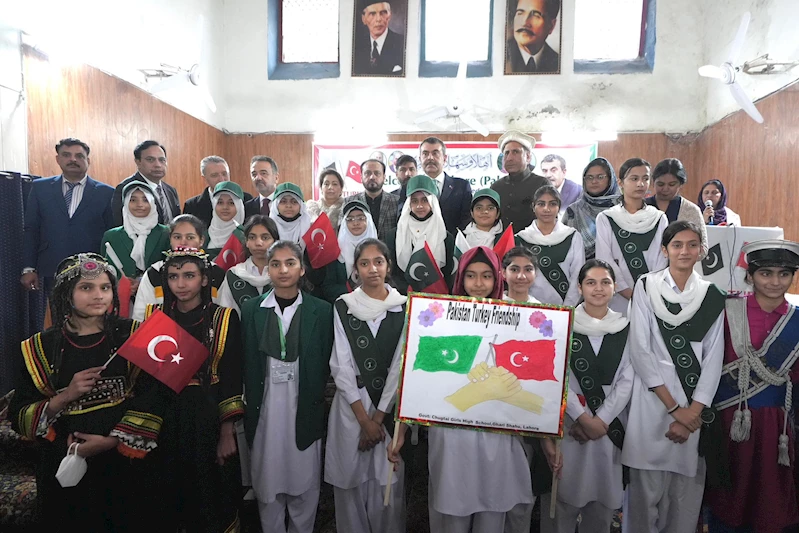   Bakan Tekin, Pakistan’da Kemaird Kız Lisesi’ni ziyaret etti - (Geniş haber)
