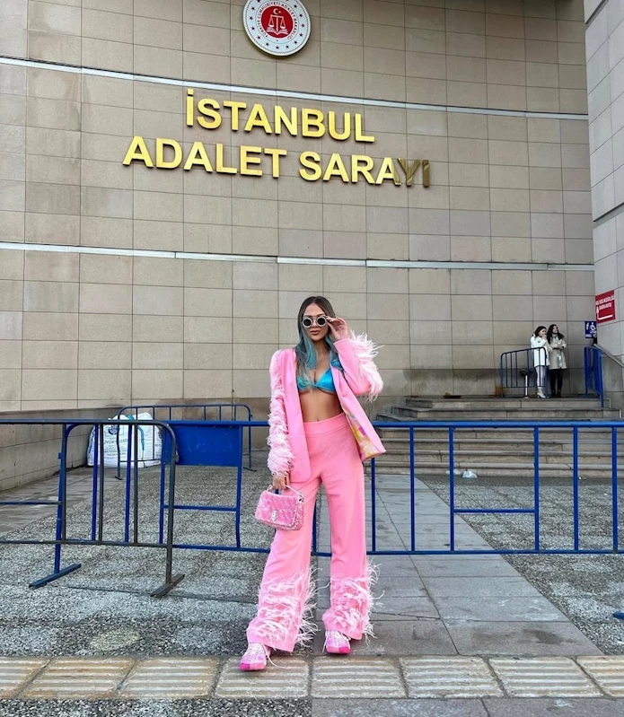 İstanbul- Merve Taşkın gözaltına alındı-2 / Emniyete götürülme görüntüsü