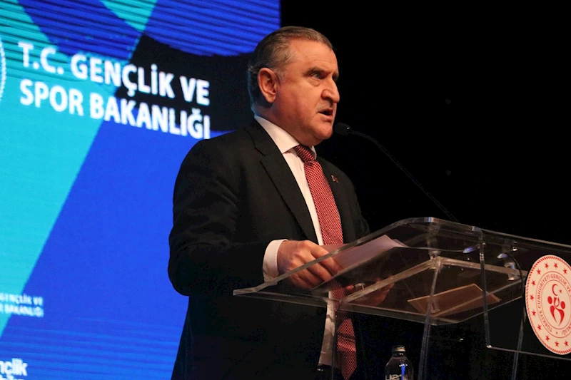 Bakan Bak: Ülkesinin önemli değerlerini özümsemiş, vatanını seven gençler istiyoruz