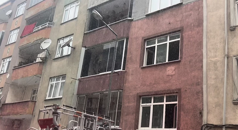 İstanbul - Gaziosmanpaşa’da 5 katlı binada çıkan yangın söndürüldü