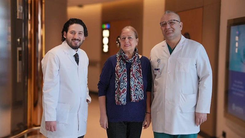 Diz ve kalça ağrısıyla gitti, bağırsak kanserinden kurtuldu