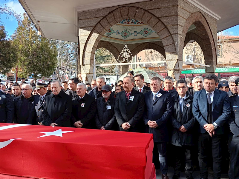 Şapkasını taktığı şehit babasını selam vererek uğurladı (4)
