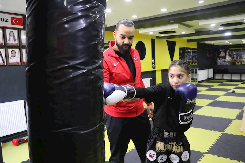 Babasının zoruyla başladığı muaythaide şampiyon oldu / Video eklendi