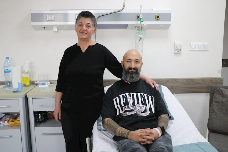 15 kilo verip, yeğenini böbreğiyle hayata bağladı