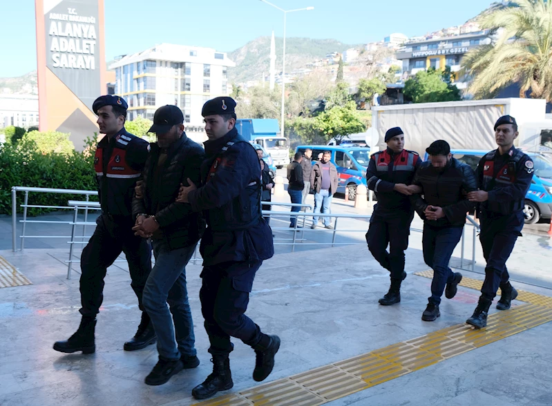 Tefeci suç örgütünün 7 şüphelisi adliyede