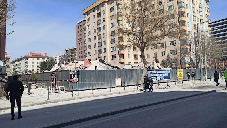 Konya - 6 katlı bina yıkım sırasında çöktü /Video eklendi 