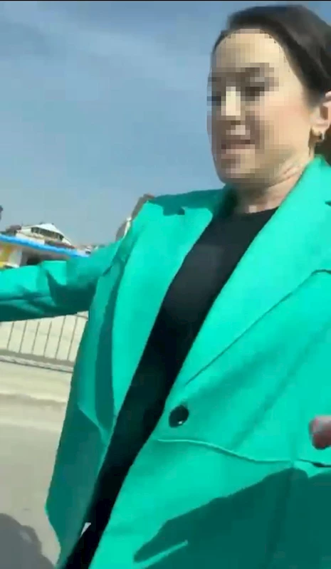 Bursa- Trafikte kendisini uyaran sürücünün aracına saldırdı /Video eklendi 