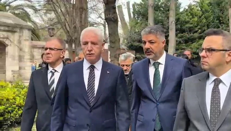 İstanbul - Vali Gül izinsiz gösterilerde zarar gören Şehzadebaşı Camii