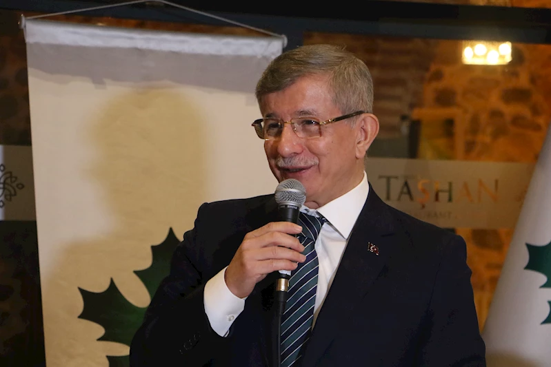 Davutoğlu: Başbakanlıktan ayrılma sebebim yolsuzluk ile mücadeledir