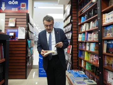 Bakan Tekin: Özgür Özel