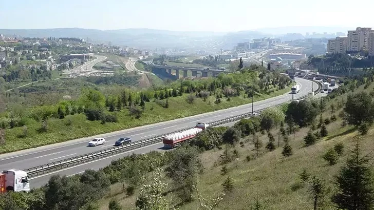 Kocaeli’de kamyon, çekici ve tankerlerin bayramda trafiğe çıkışları yasaklandı