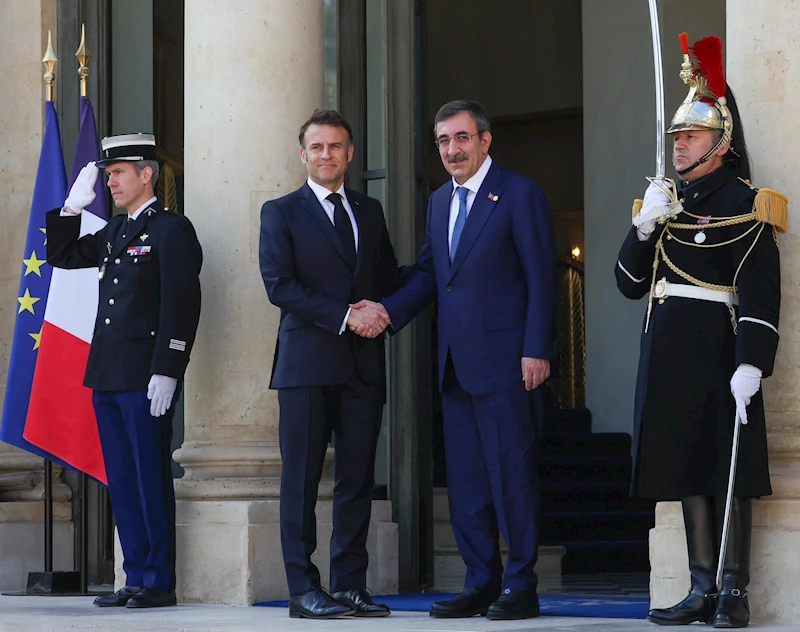 Cevdet Yılmaz, Paris