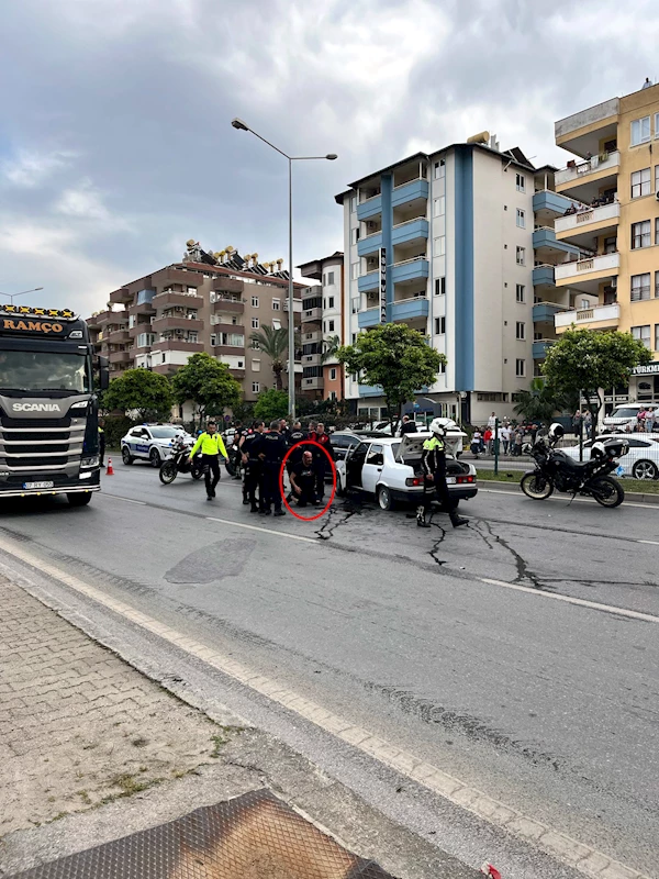 Polisten kaçan ehliyetsiz ve alkollü sürücü kaza yapınca yakalandı; o anlar kamerada